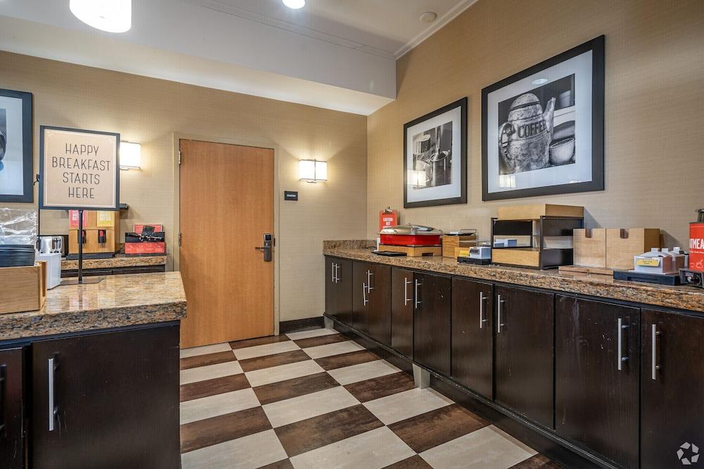Hampton - Houston/brookhollow Hotel
