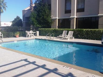 Hampton - Houston/brookhollow Hotel