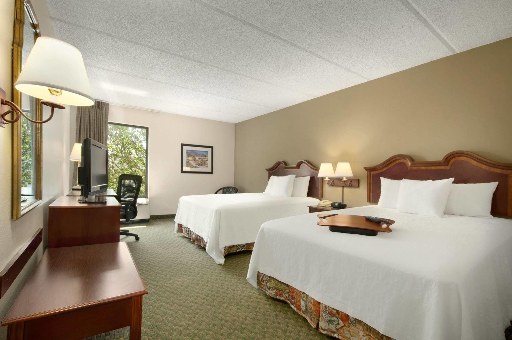 Hampton - Houston/brookhollow 3*